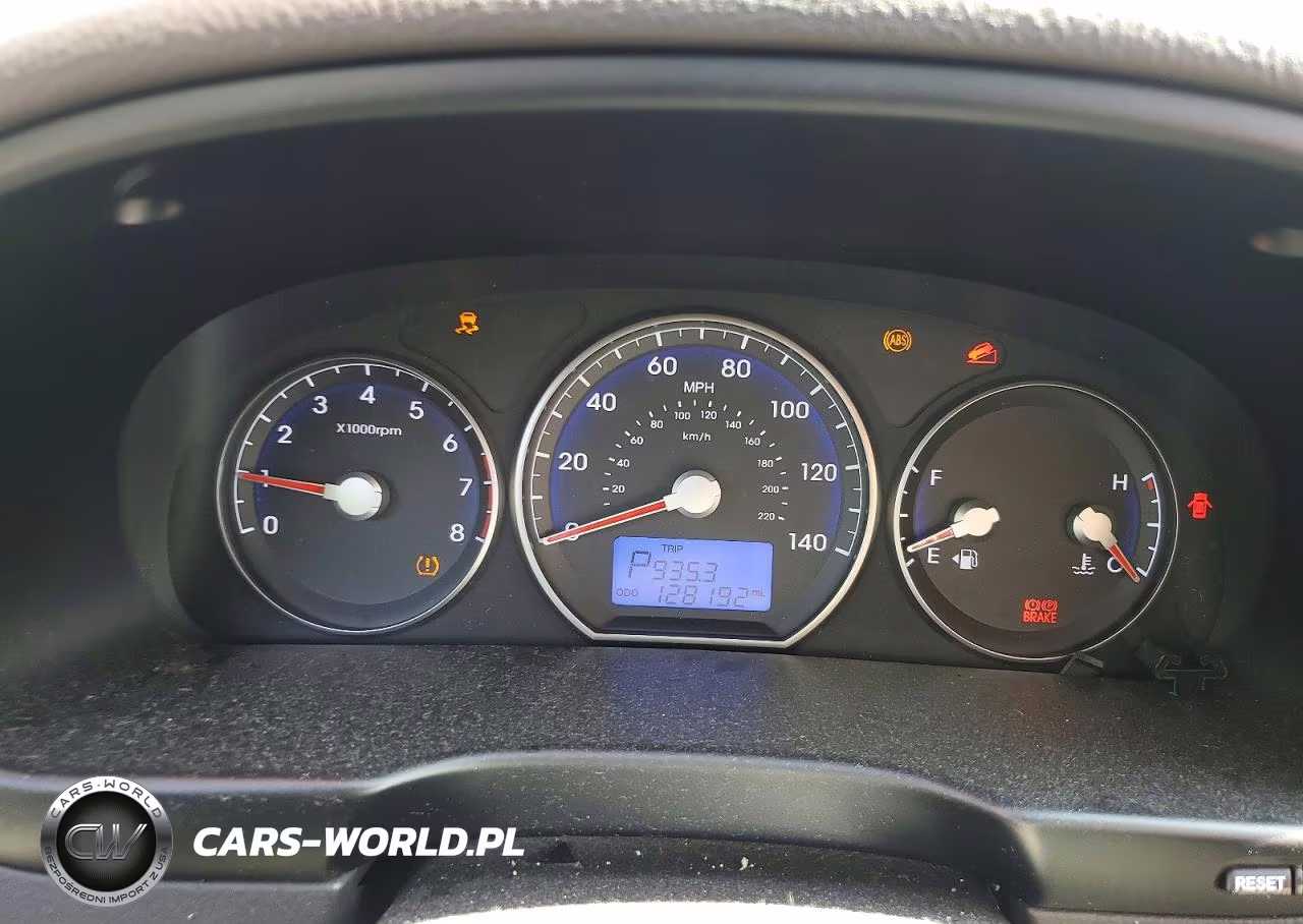 2012 Hyundai Santa Fe Gls VIN:5XYZG3AB7CG111440 - 9