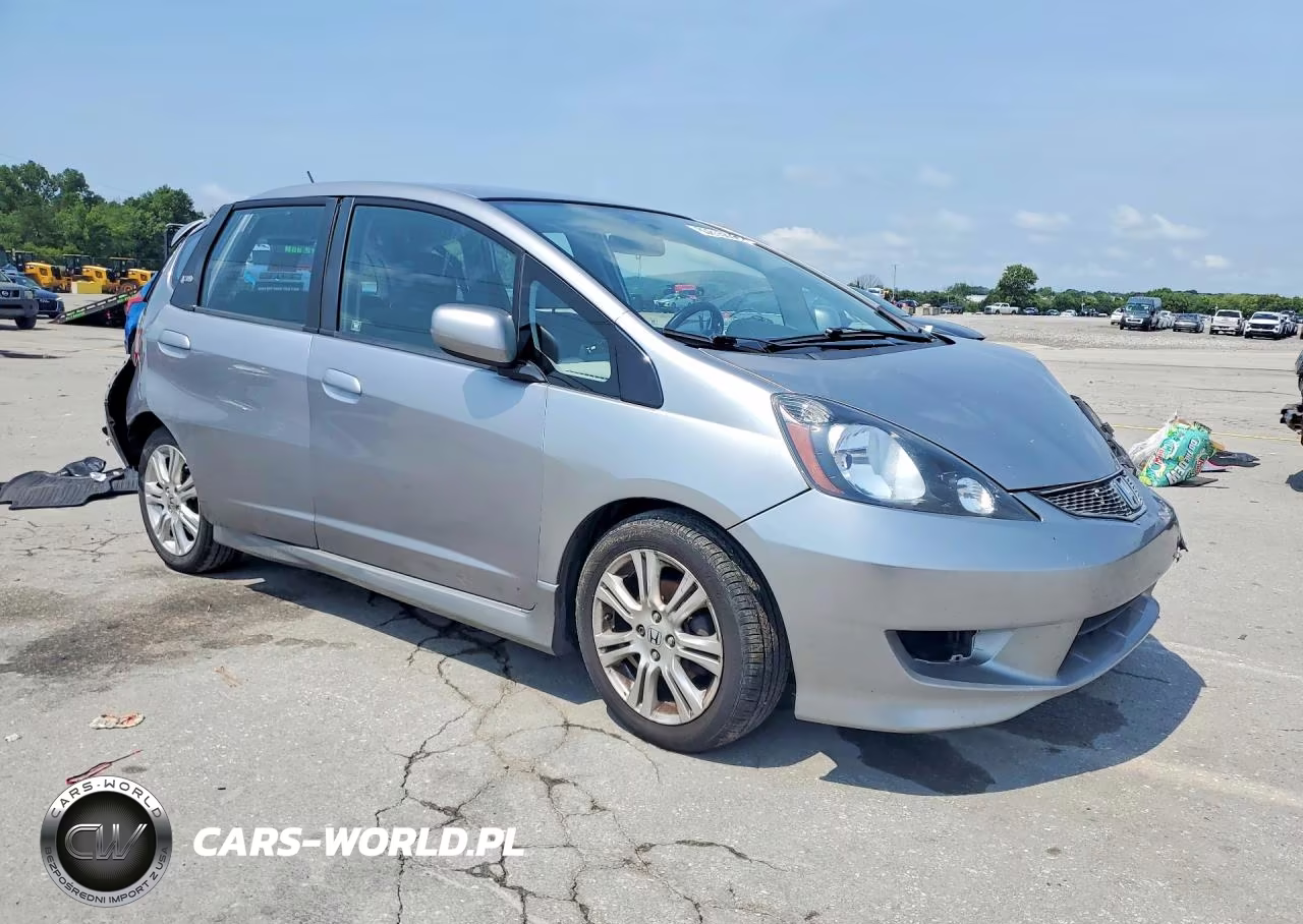 2010 Honda Fit Sport VIN:JHMGE8H61AC036561 - 4