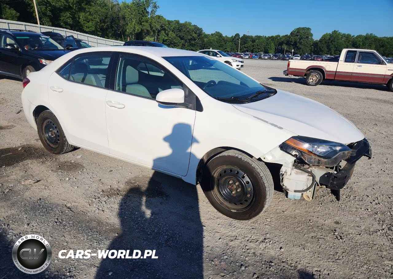 2017 Toyota Corolla Le VIN:5YFBURHE3HP635393 - 4