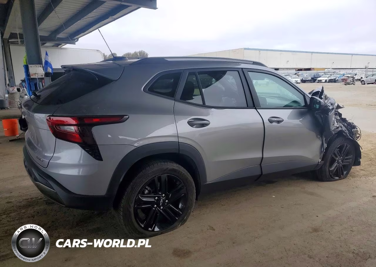 2026 Chevrolet Trax Activ VIN:KL77LKEP8TC000402 - 3