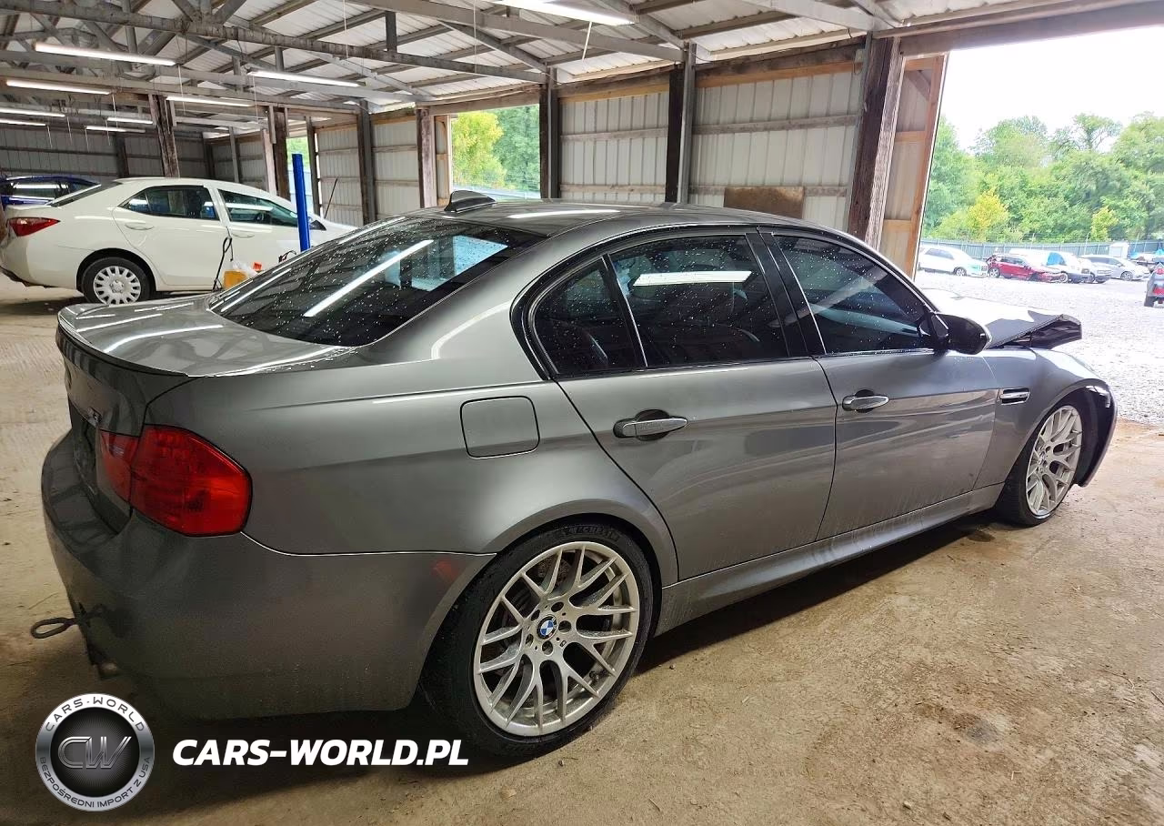 2011 BMW M3 VIN:WBSPM9C50BE203824 - 3