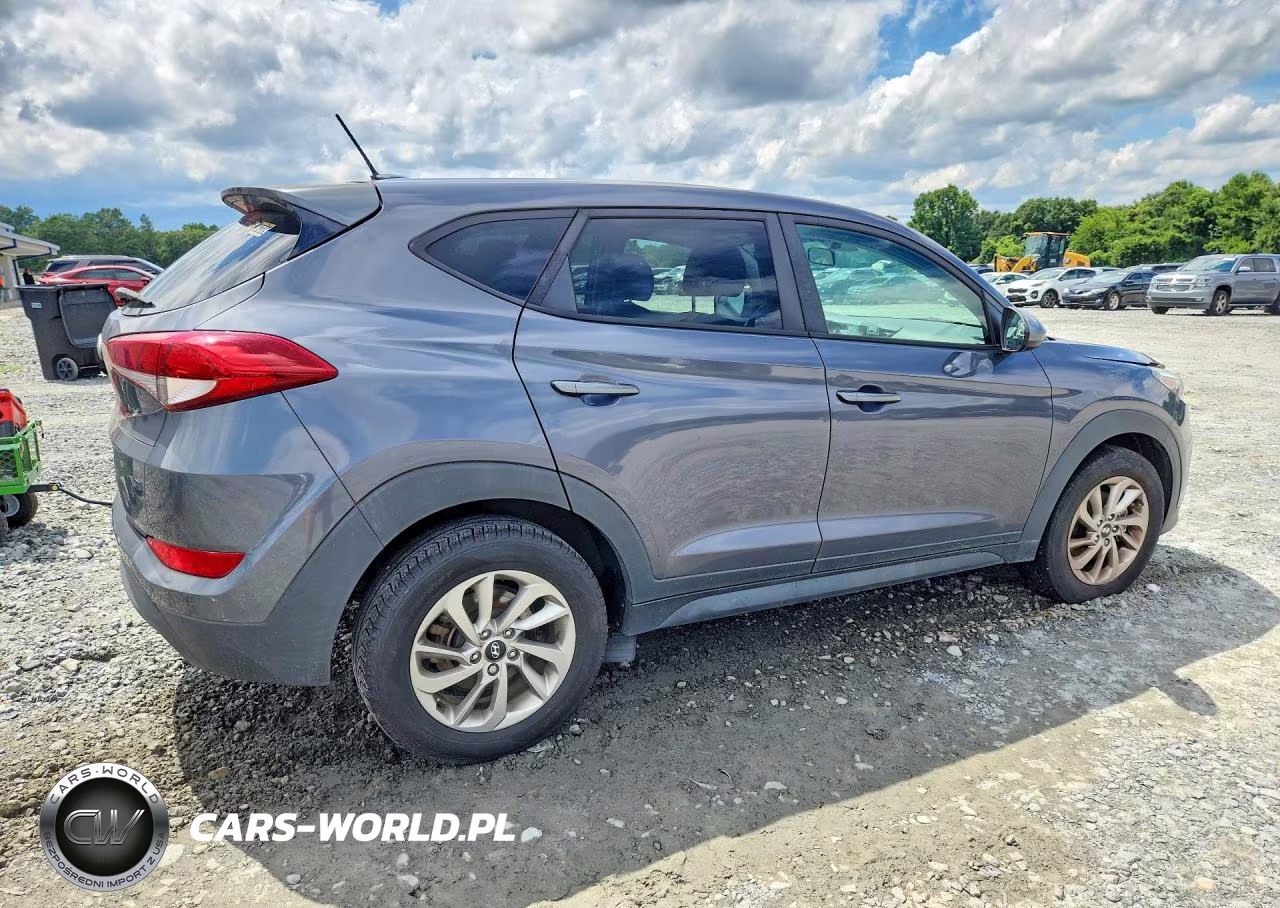 2017 Hyundai Tucson Se VIN:KM8J23A43HU580376 - 3