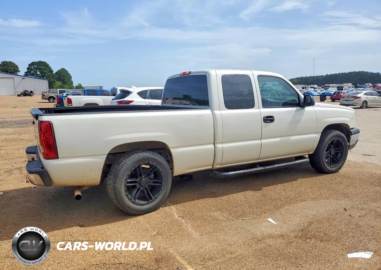 2003 Chevrolet Silverado C1500 VIN:2GCEC19V731143151 - 3