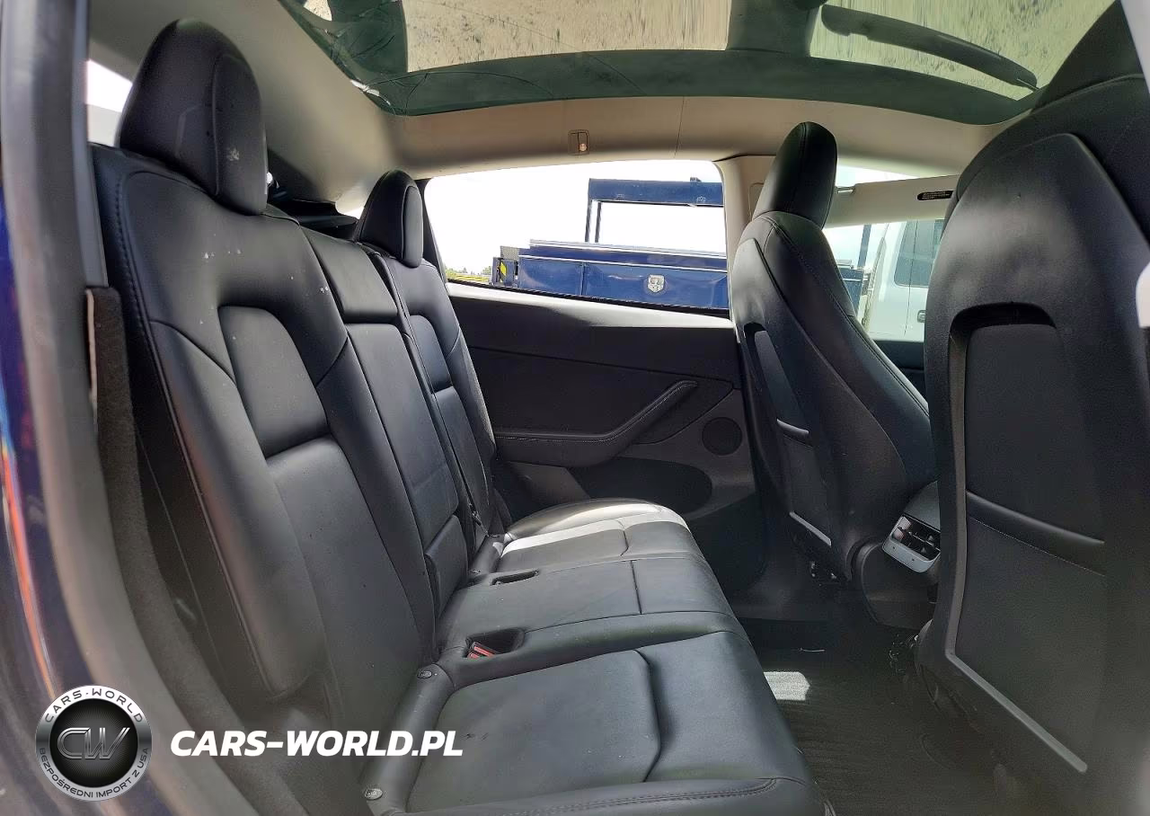2023 Tesla Model Y VIN:7SAYGDEE8PF900461 - 10