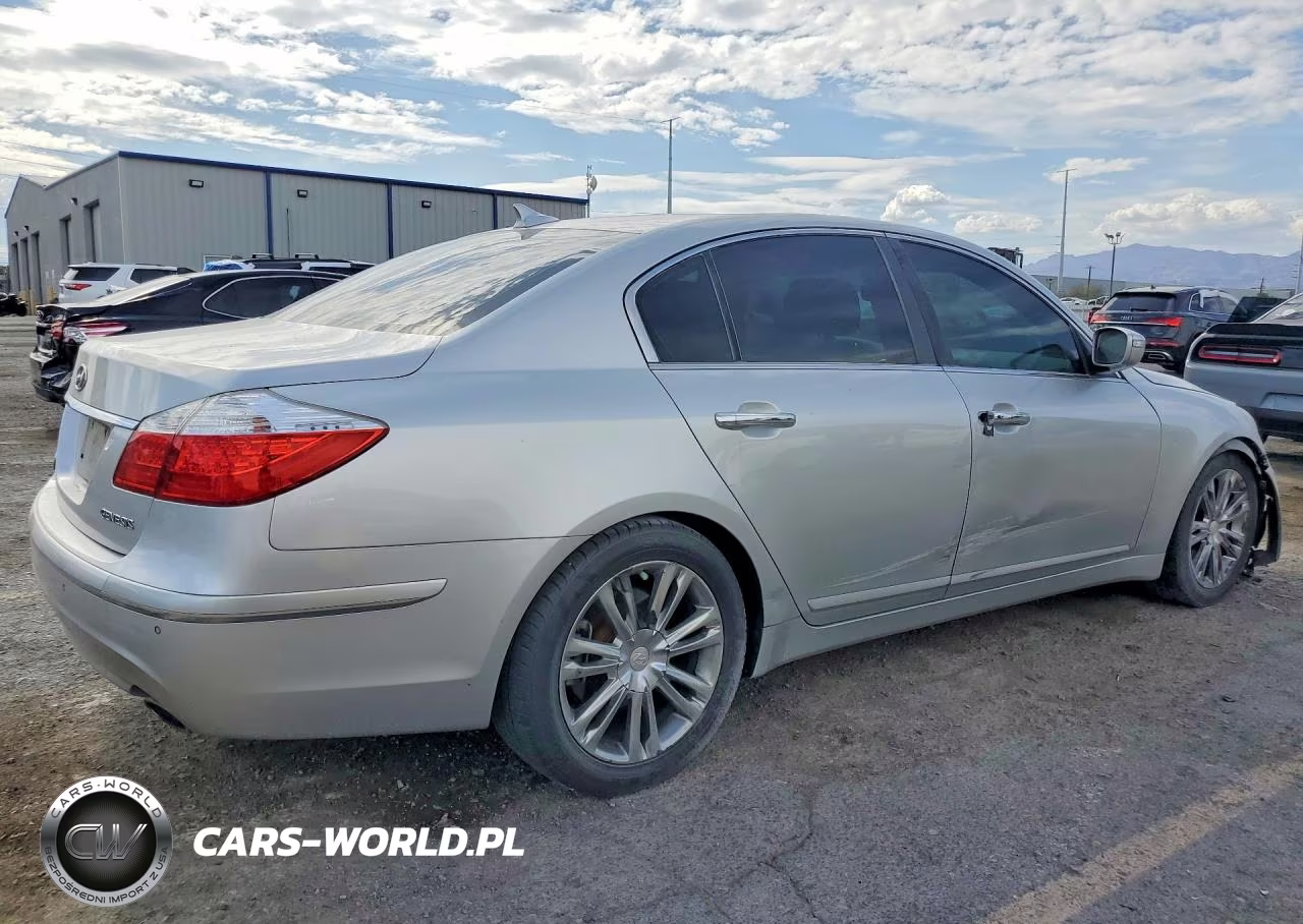 2011 Hyundai Genesis 3.8L VIN:KMHGC4DE6BU122369 - 3