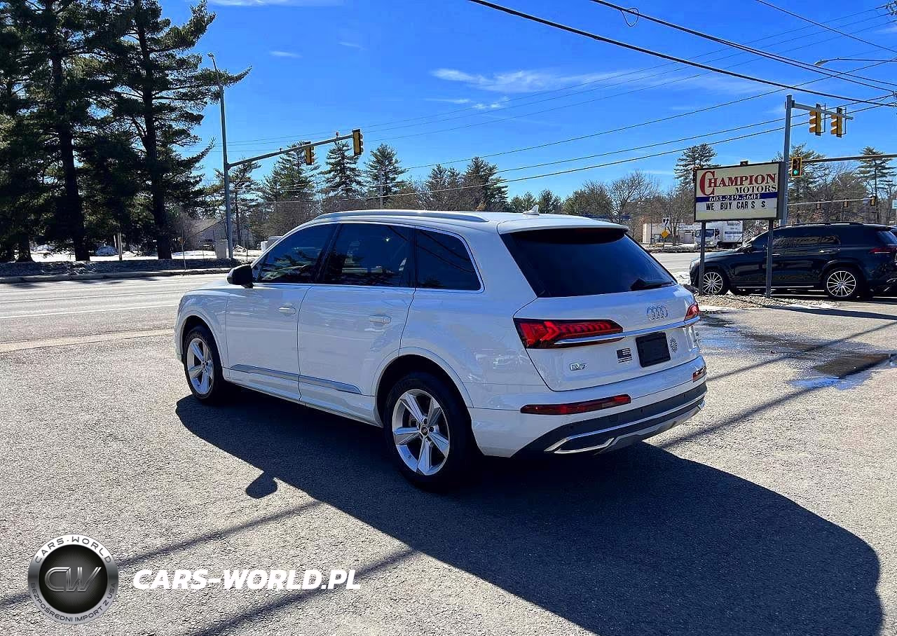 2023 Audi Q7 Premium VIN:WA1ACBF70PD010097 - 3