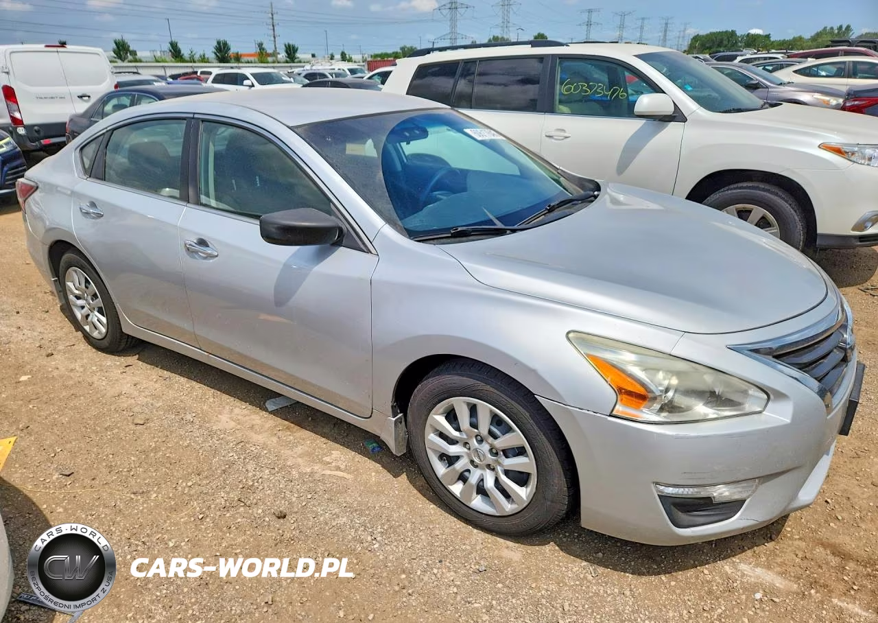 2014 Nissan Altima 2.5 S VIN:1N4AL3AP2EN368916 - 4