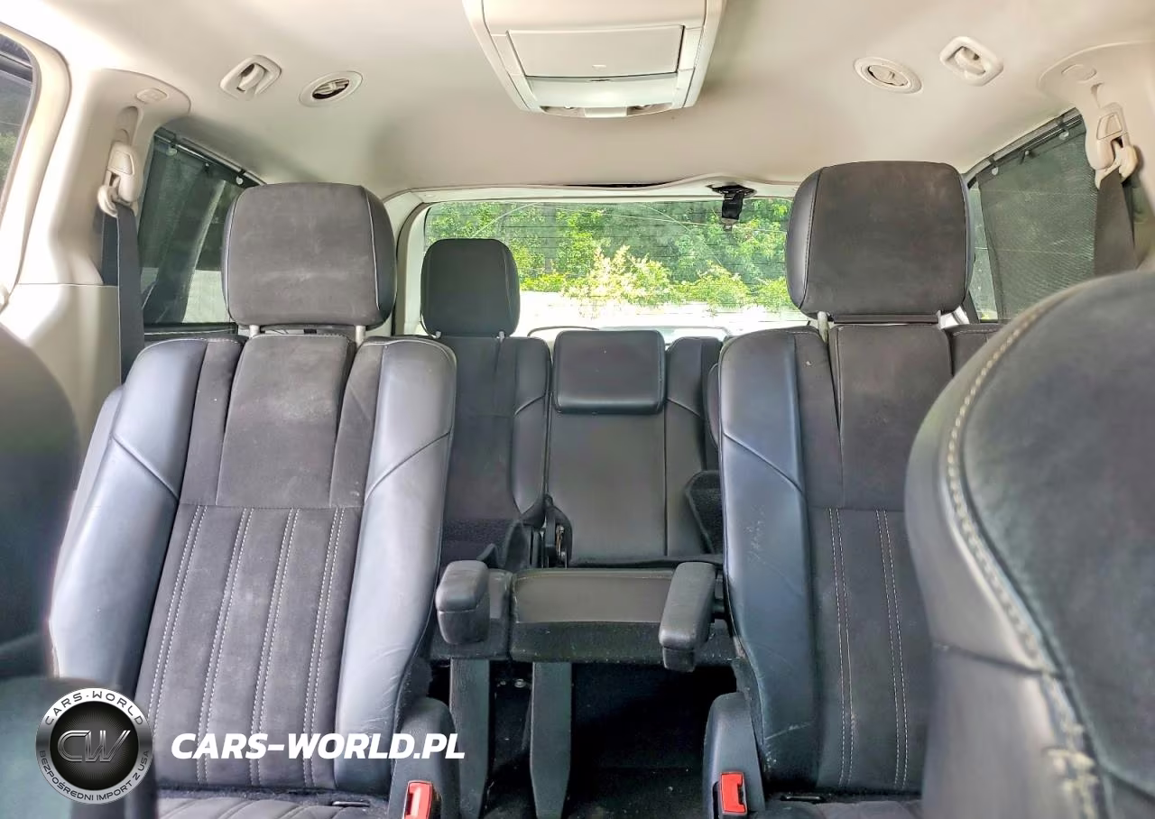 2014 Chrysler Town & Country Touring L VIN:2C4RC1CG3ER251900 - 10