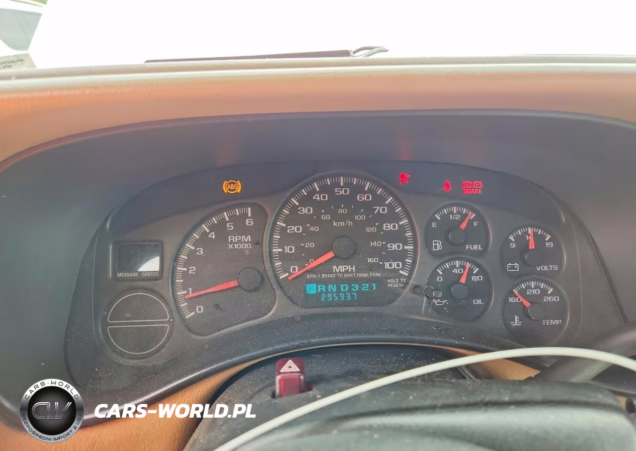 1999 Chevrolet Silverado C1500 VIN:1GCEC19T2XZ123014 - 9