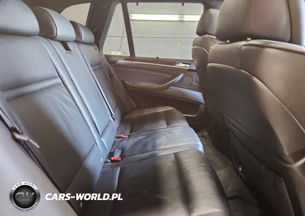 2011 BMW X5 xDrive50I VIN:5UXZV8C57BLL67931 - 11