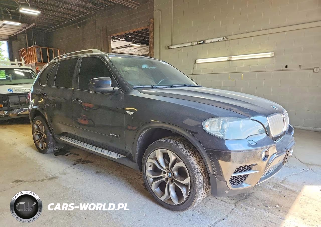 2011 BMW X5 xDrive50I VIN:5UXZV8C57BLL67931 - 4