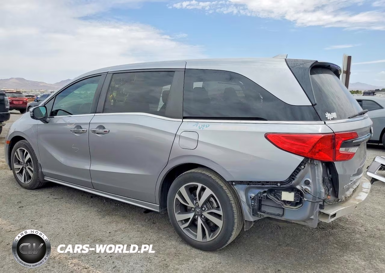 2022 Honda Odyssey Touring VIN:5FNRL6H86NB057775 - 2