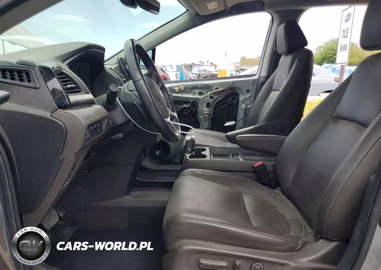 2022 Honda Odyssey Touring VIN:5FNRL6H86NB057775 - 7