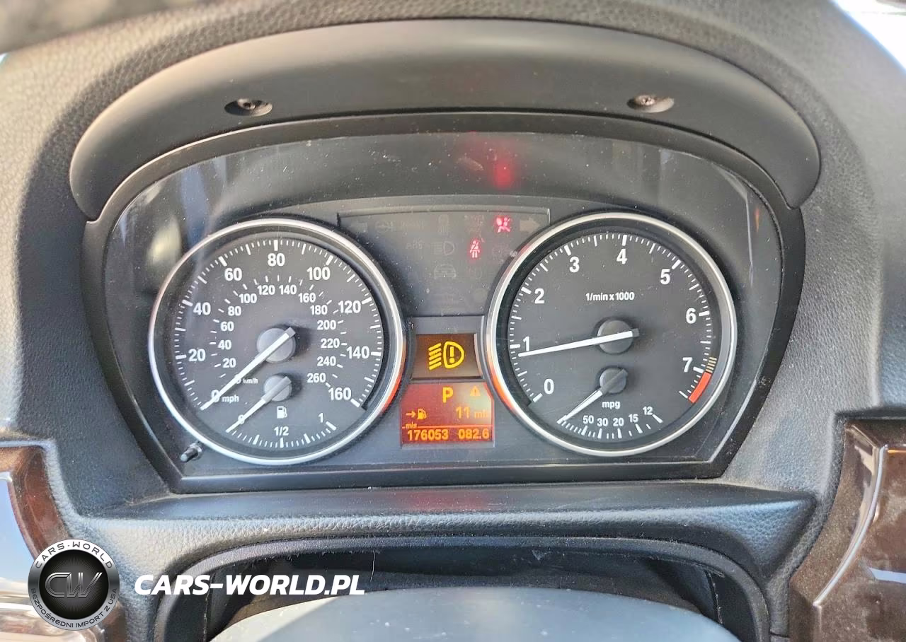 2011 BMW 328 Xi VIN:WBAPK7G57BNN69997 - 9