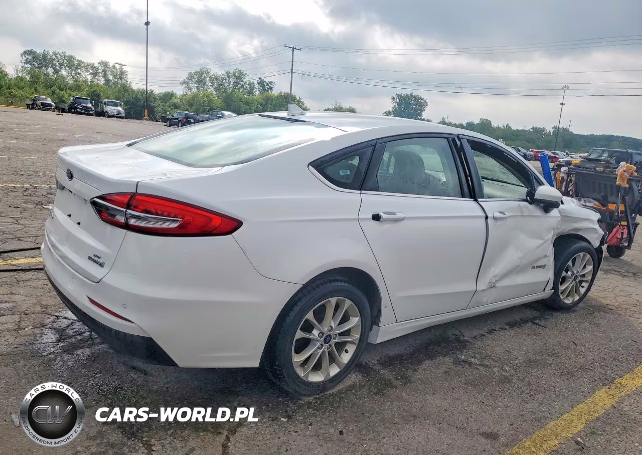 2019 Ford Fusion Se VIN:3FA6P0LU2KR188047 - 3