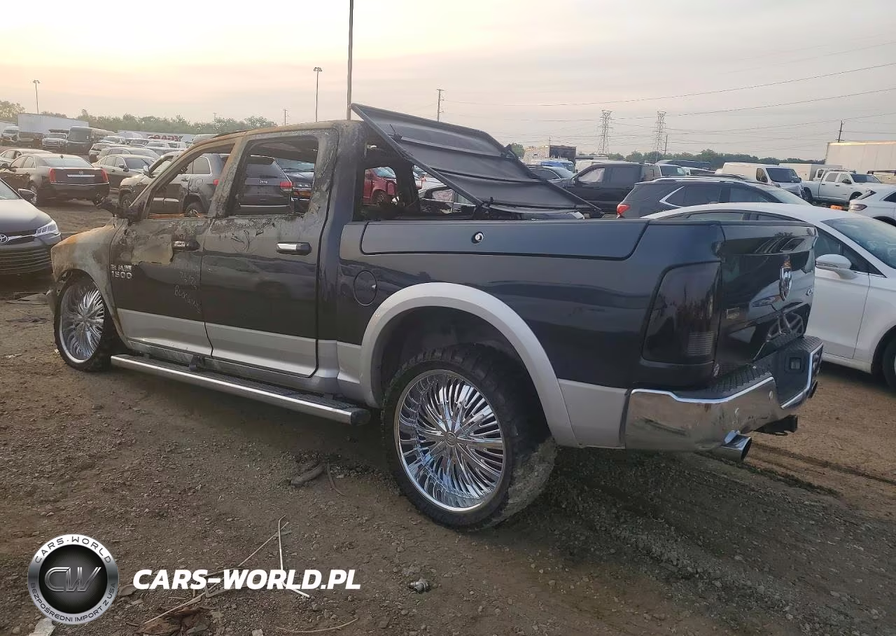 2015 Ram 1500 Laramie VIN:1C6RR7NT2FS786865 - 2