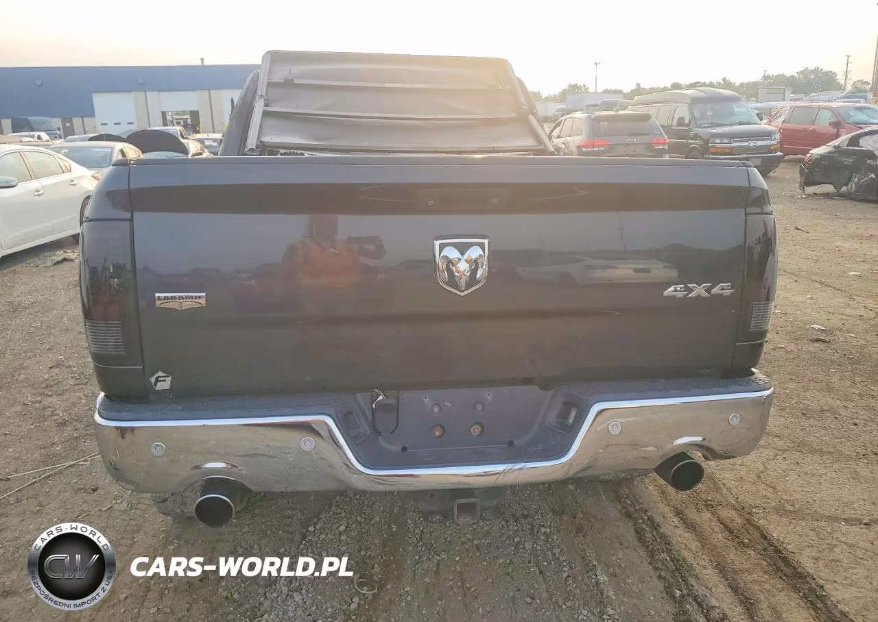 2015 Ram 1500 Laramie VIN:1C6RR7NT2FS786865 - 6