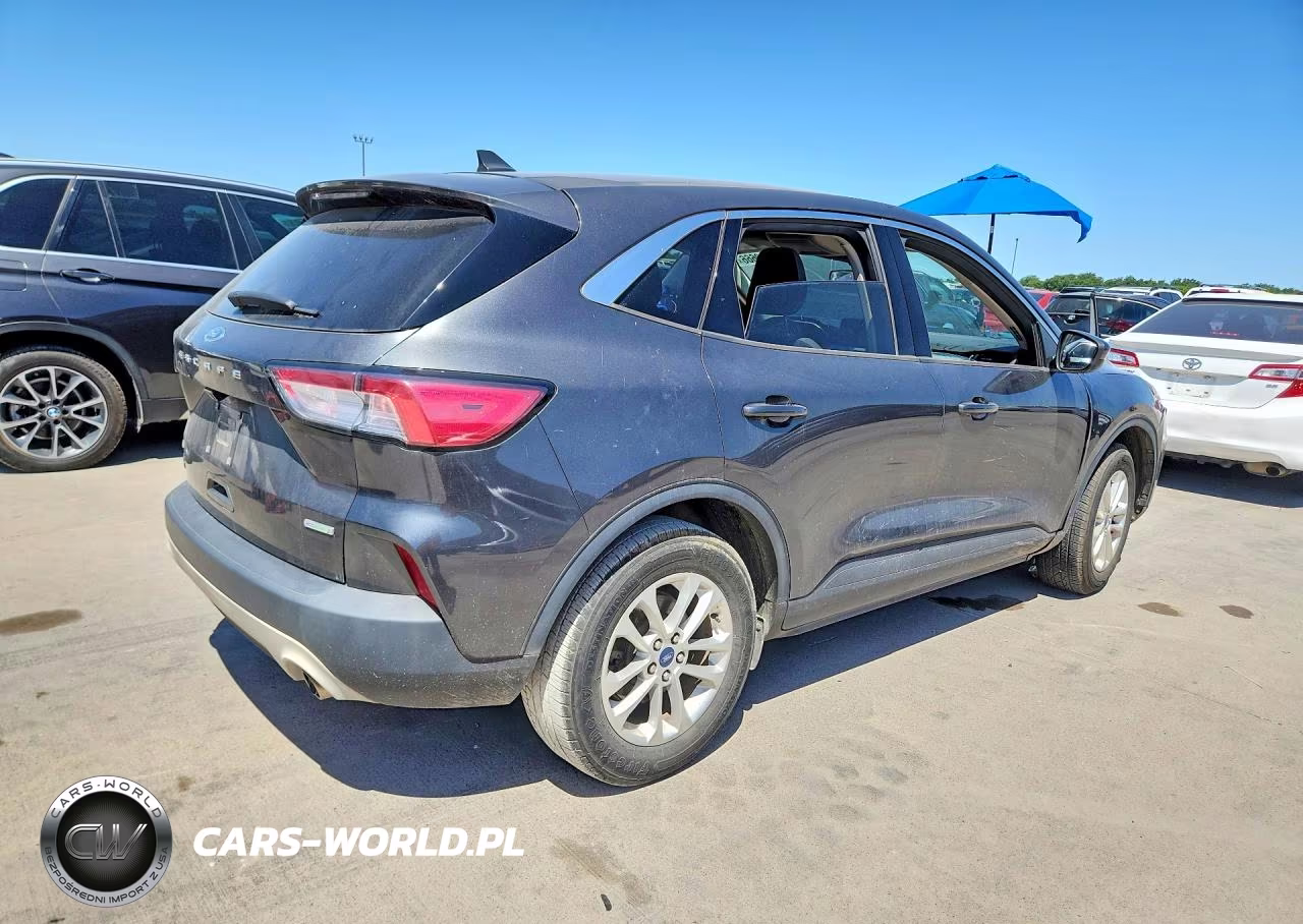 2020 Ford Escape Se VIN:1FMCU0G61LUC35768 - 3