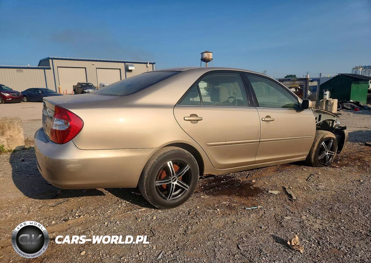 2002 Toyota Camry Le VIN:4T1BE32K02U591674 - 3