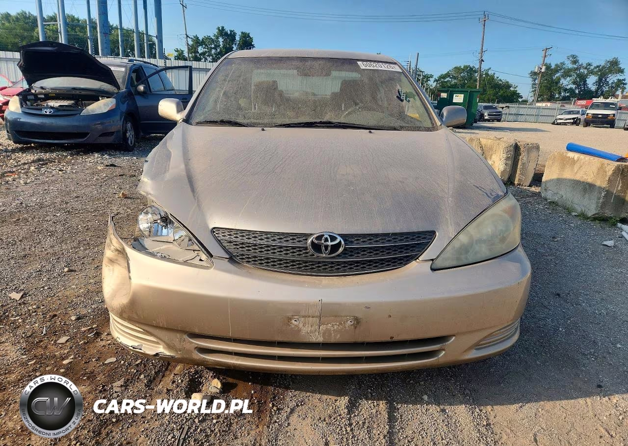 2002 Toyota Camry Le VIN:4T1BE32K02U591674 - 5