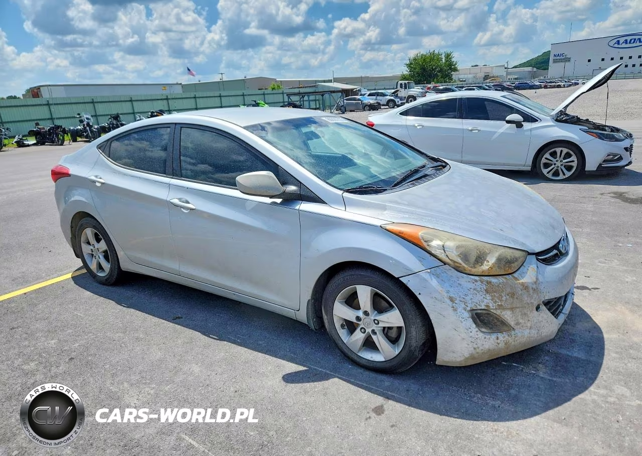 2013 Hyundai Elantra Gls VIN:5NPDH4AE7DH306665 - 4