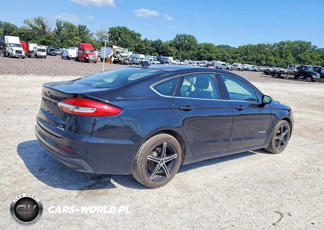 2019 Ford Fusion Se VIN:3FA6P0LU4KR109803 - 3