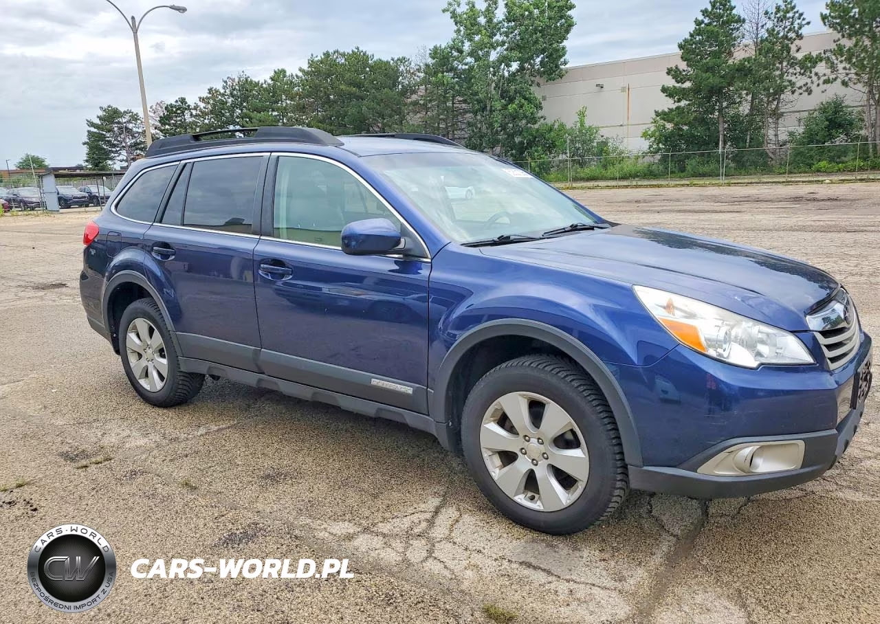 2011 Subaru Outback 2.5I Premium VIN:4S4BRBCC3B3442820 - 4