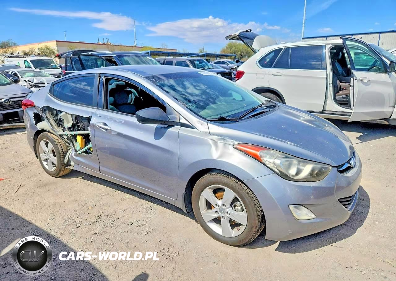 2013 Hyundai Elantra Gls VIN:KMHDH4AE1DU953600 - 4
