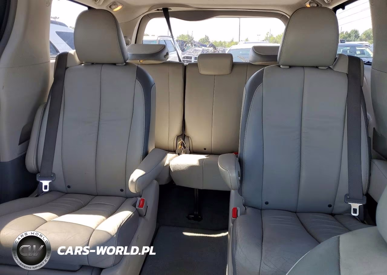 2011 Toyota Sienna Limited 7-Passenger VIN:5TDDK3DC0BS011954 - 10