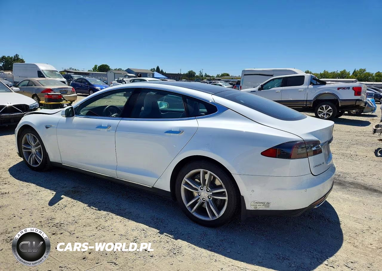 2015 Tesla Model S 60 VIN:5YJSA1S10FF099415 - 2