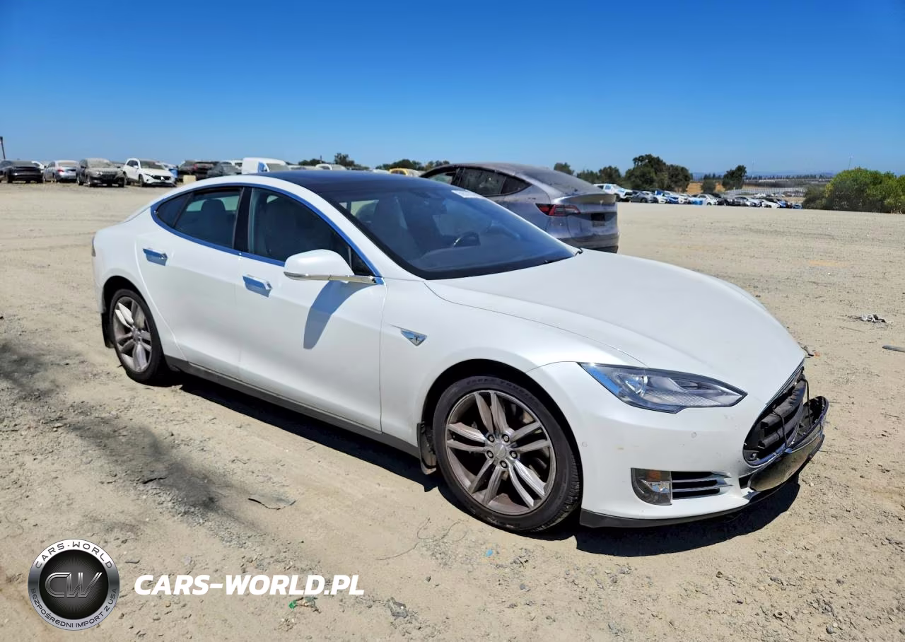 2015 Tesla Model S 60 VIN:5YJSA1S10FF099415 - 4