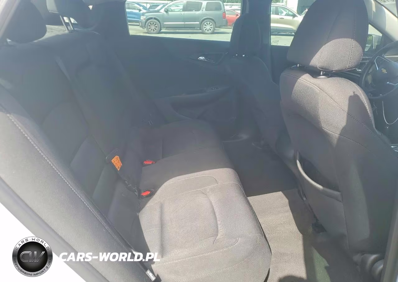 2018 Chevrolet Malibu Ls VIN:1G1ZB5ST0JF121057 - 10