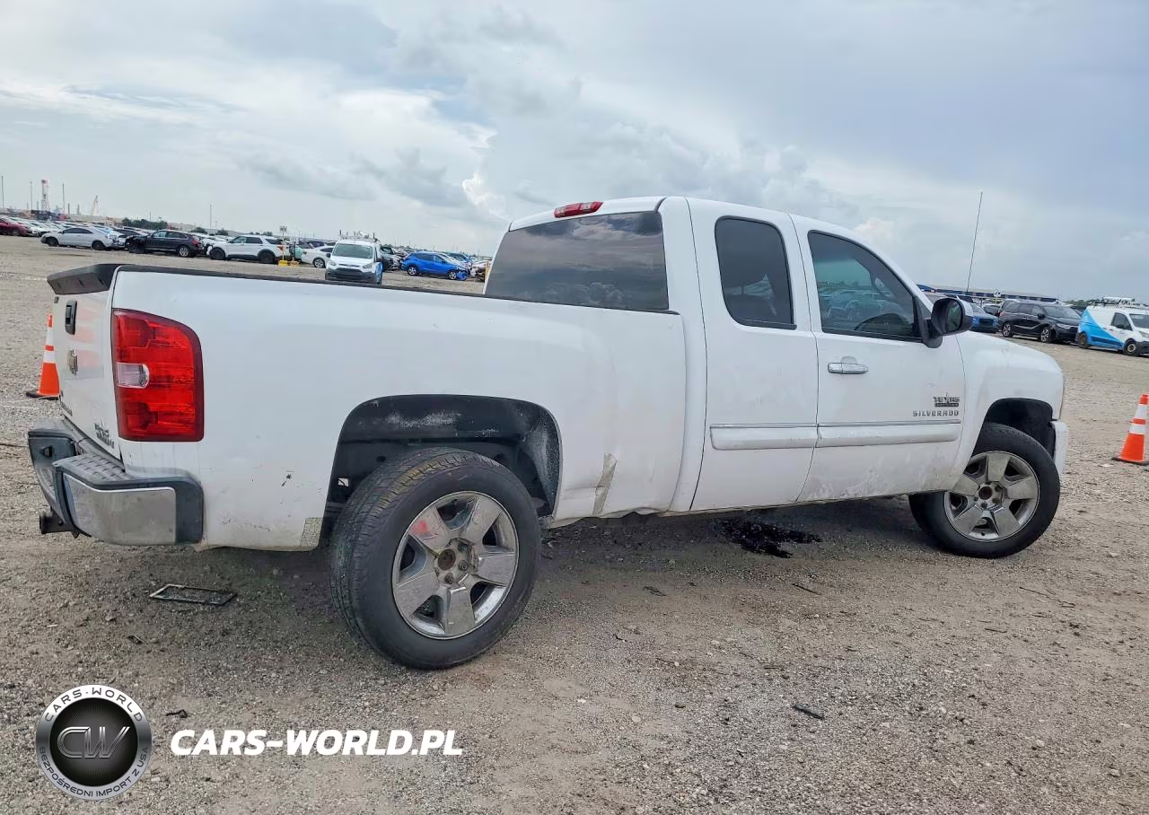 2010 Chevrolet Silverado C1500 Lt VIN:1GCSCSE00AZ281086 - 3