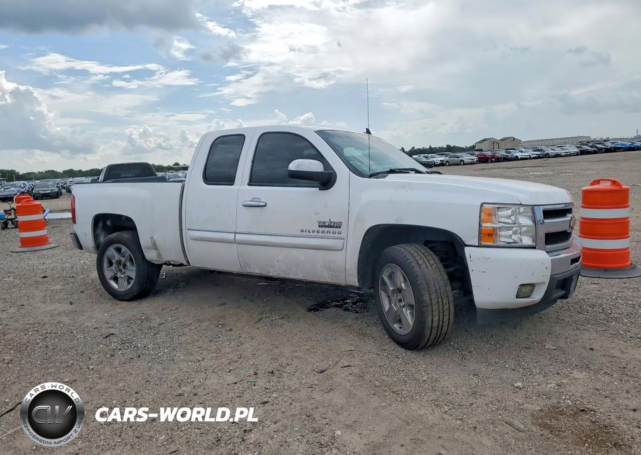 2010 Chevrolet Silverado C1500 Lt VIN:1GCSCSE00AZ281086 - 4
