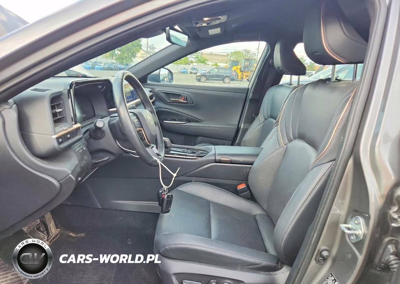 2025 Toyota Crown Xle VIN:JTDAAAAF8S3036398 - 7