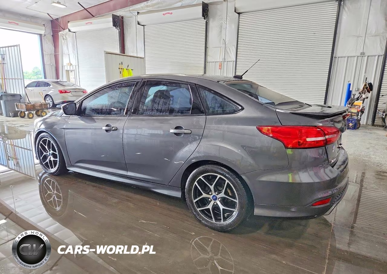 2015 Ford Focus Se VIN:1FADP3F28FL373047 - 2