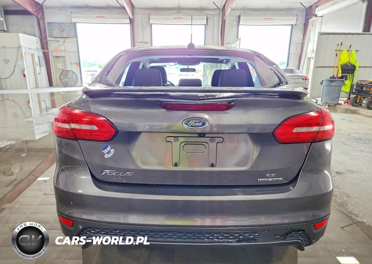 2015 Ford Focus Se VIN:1FADP3F28FL373047 - 6