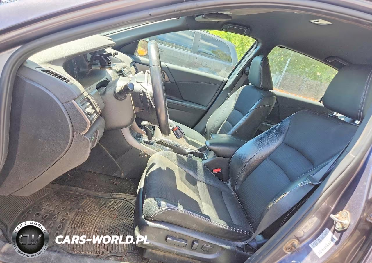 2017 Honda Accord Sport VIN:1HGCR2F52HA243446 - 7
