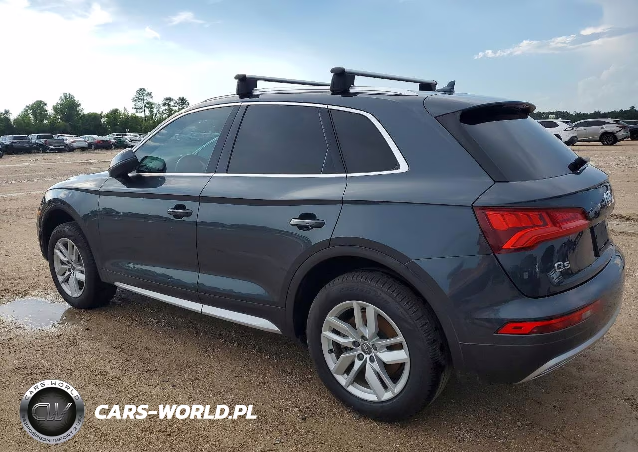 2020 Audi Q5 Premium VIN:WA1ANAFY2L2019385 - 2