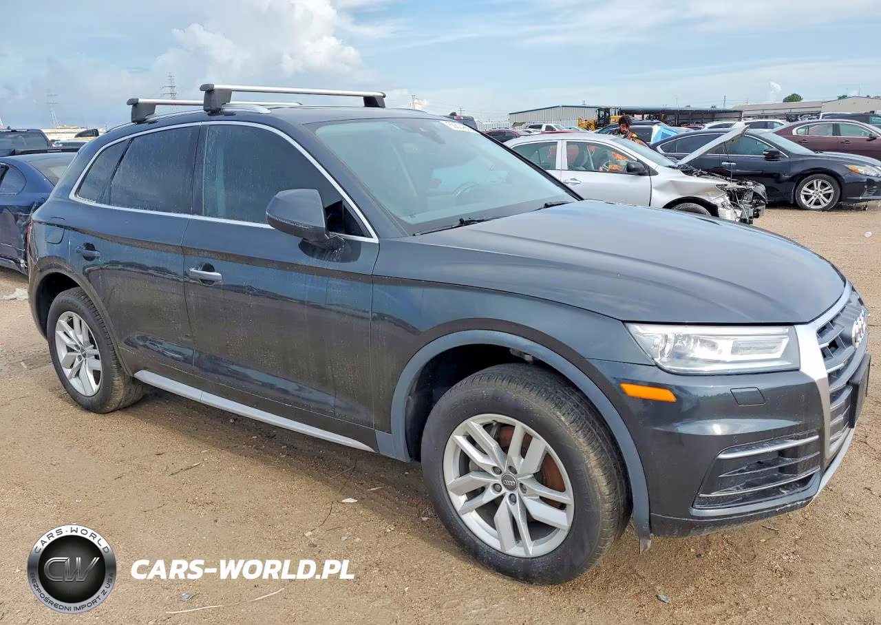 2020 Audi Q5 Premium VIN:WA1ANAFY2L2019385 - 4