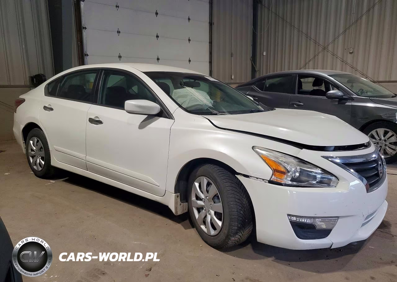 2015 Nissan Altima 2.5 S VIN:1N4AL3AP4FN373987 - 4