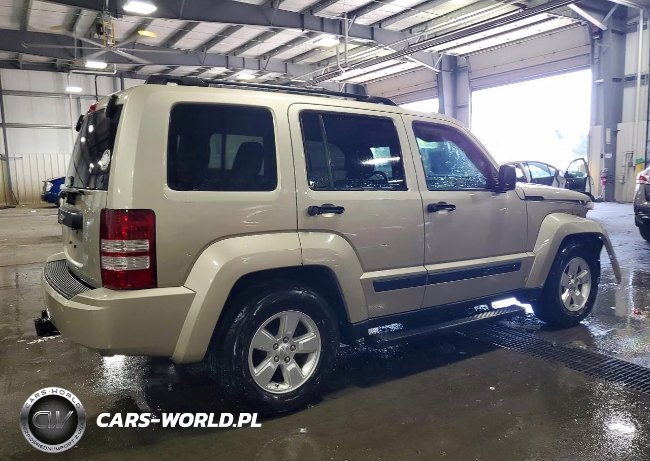 2010 Jeep Liberty Sport VIN:1J4PN2GK4AW116653 - 3