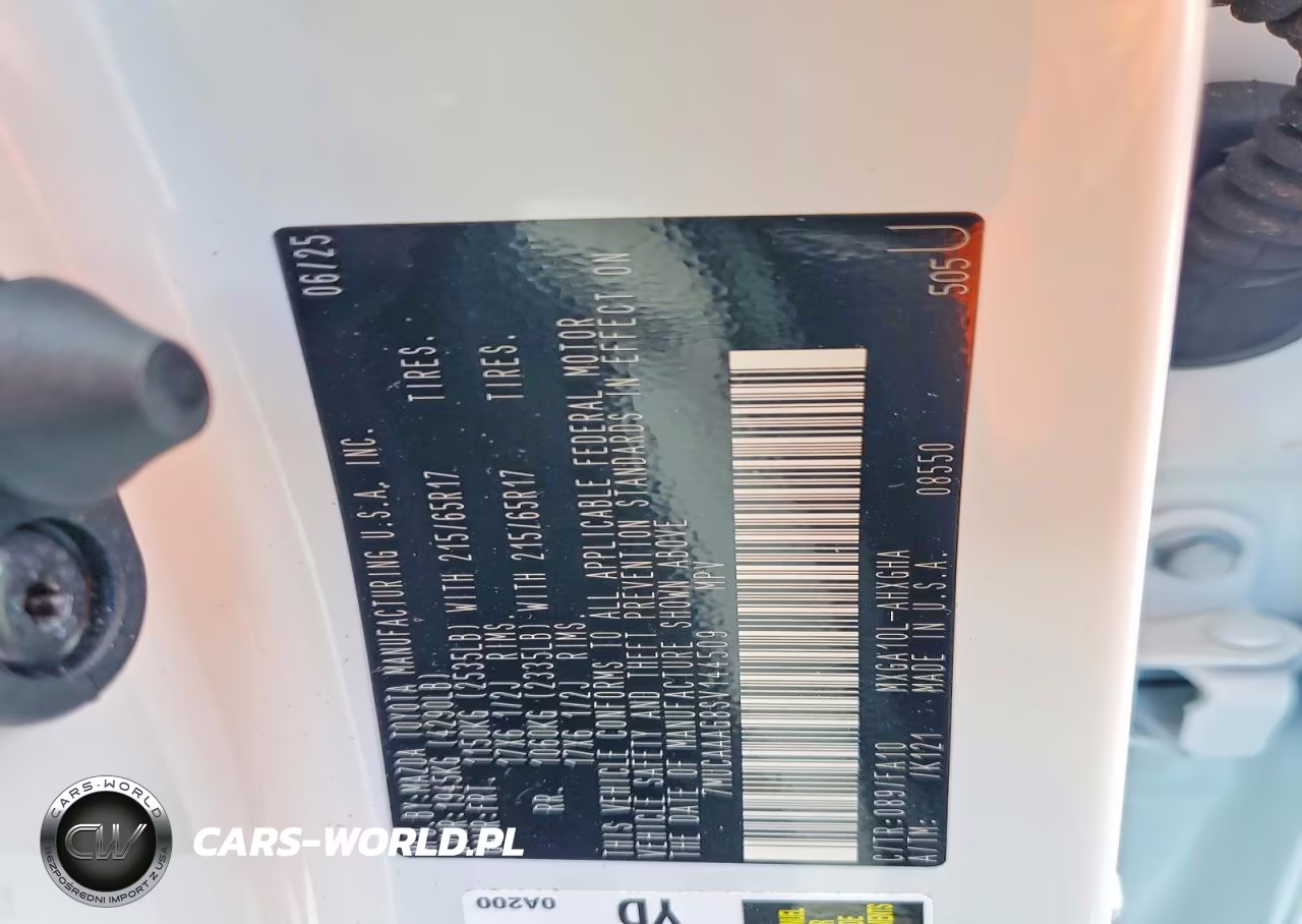 2025 Toyota Corolla Cross Le VIN:7MUCAAAG8SV144509 - 13