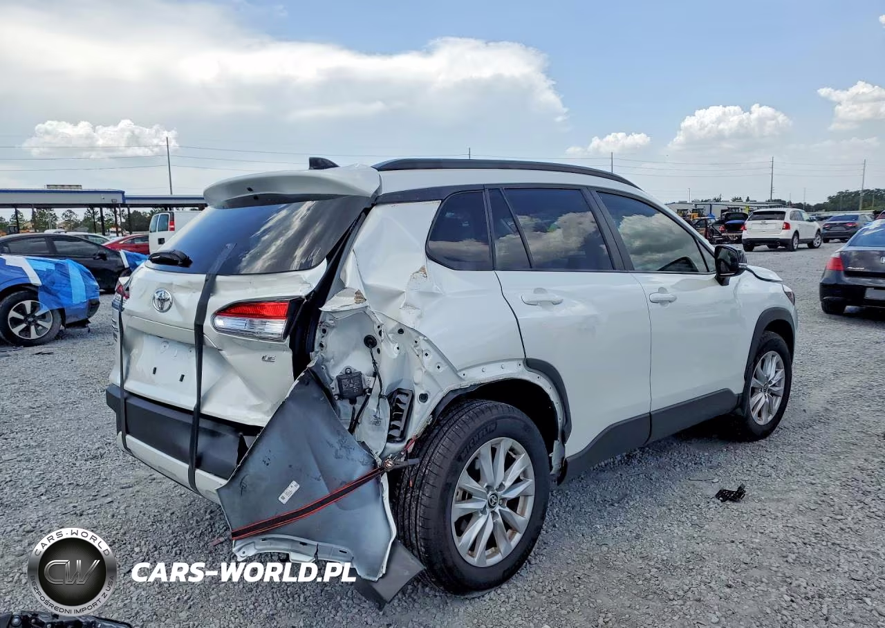2025 Toyota Corolla Cross Le VIN:7MUCAAAG8SV144509 - 3