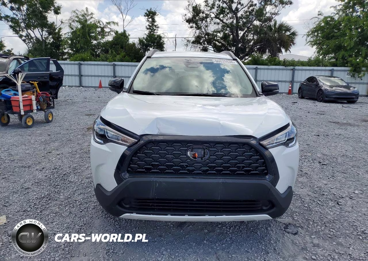 2025 Toyota Corolla Cross Le VIN:7MUCAAAG8SV144509 - 5