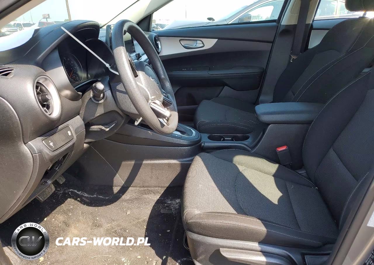 2023 Kia Forte Lxs VIN:3KPF24AD7PE506990 - 7