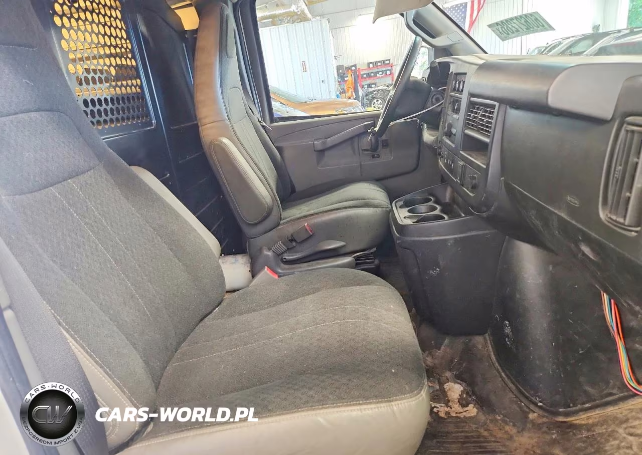 2019 GMC Savana G2500 VIN:1GTW7AFG2K1366636 - 7