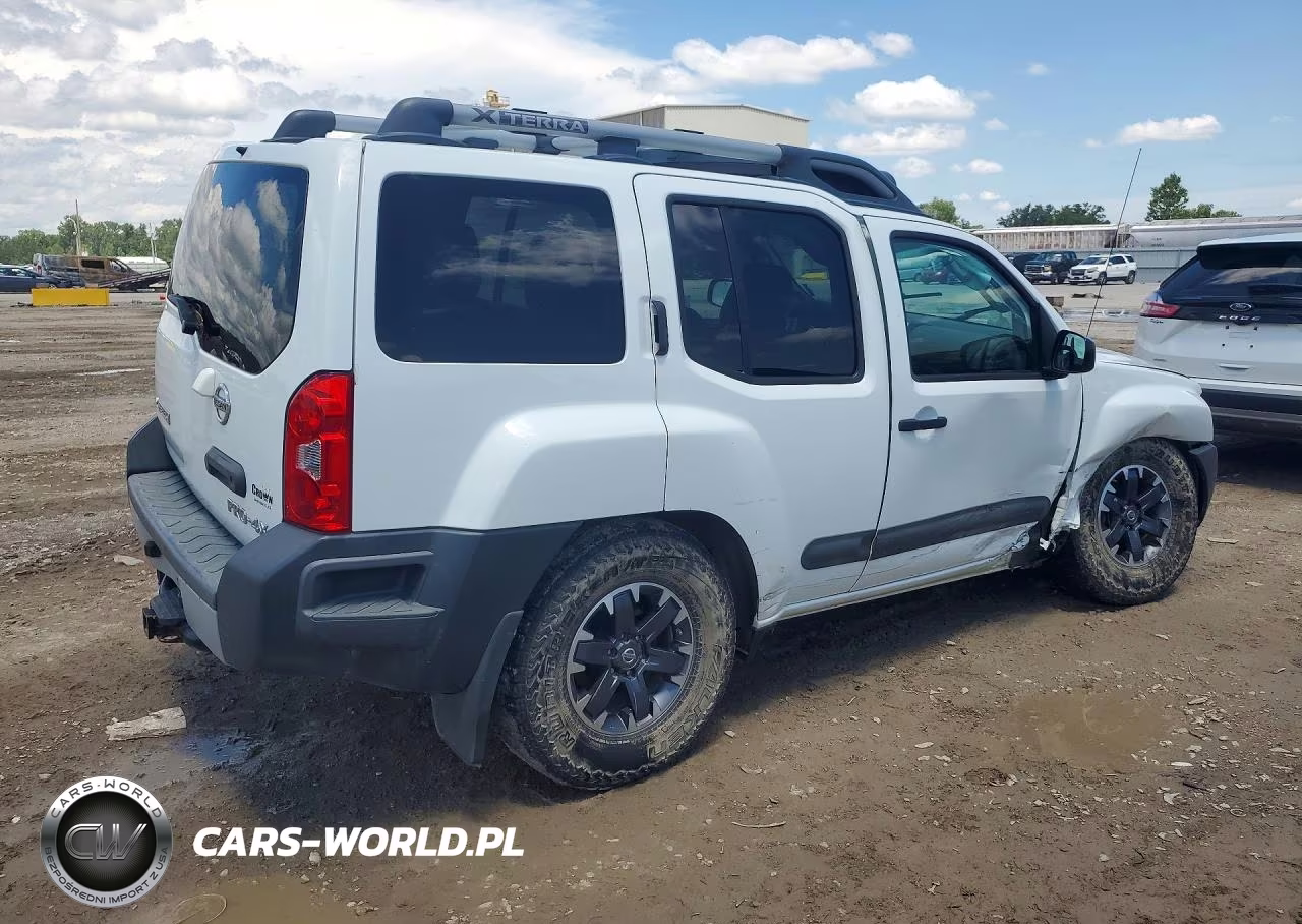 2015 Nissan Xterra Pro-4X VIN:5N1AN0NW9FN658734 - 3