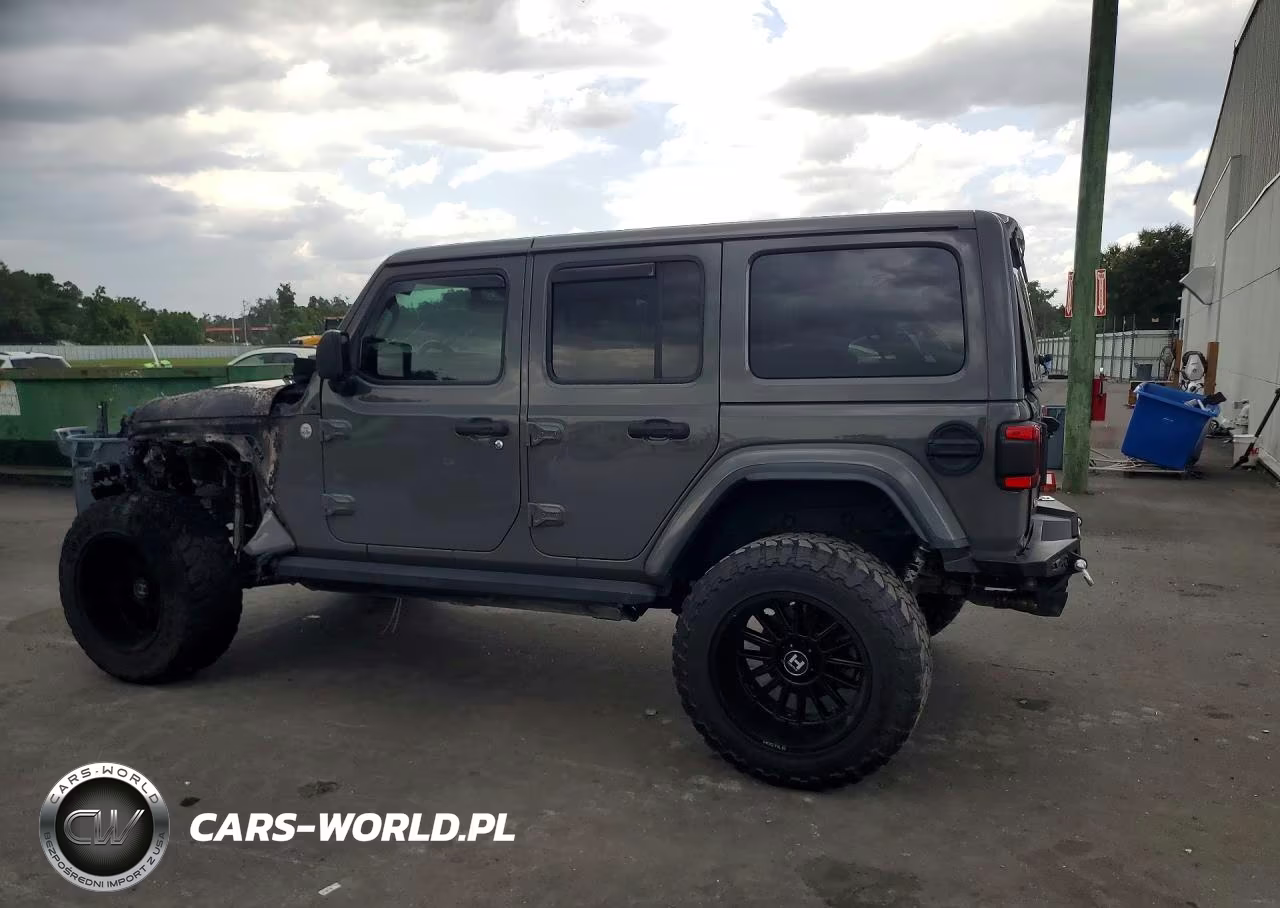 2018 Jeep Wrangler Unlimited Sahara VIN:1C4HJXEN8JW328312 - 2