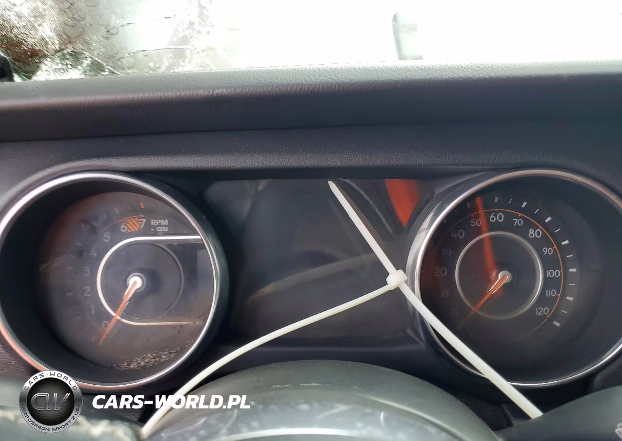 2018 Jeep Wrangler Unlimited Sahara VIN:1C4HJXEN8JW328312 - 9